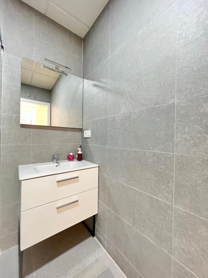 Acogedor Infanta Mercedes Apartman Madrid Kültér fotó